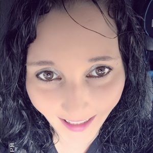 Meet your Posher, Felisha